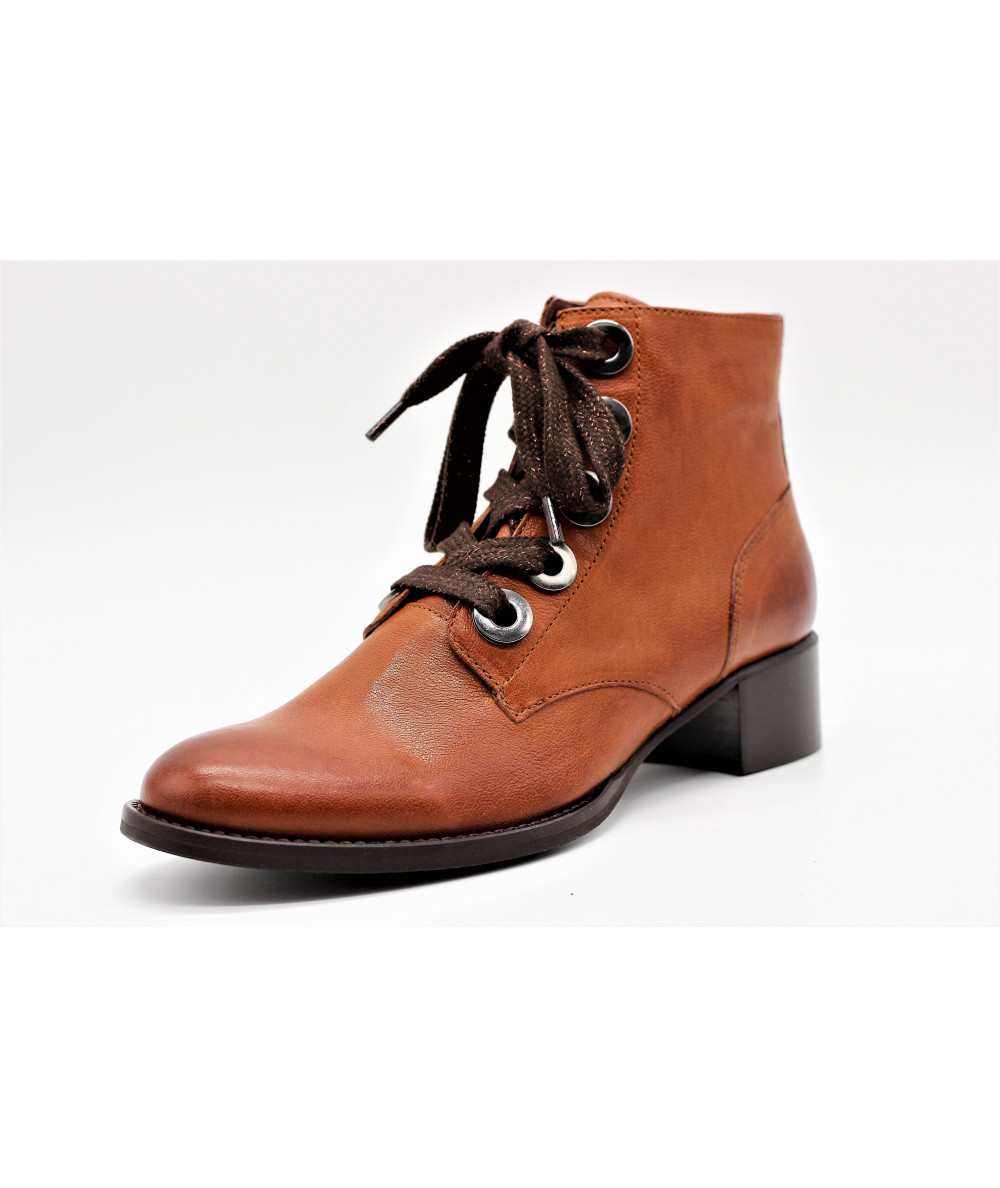 bottines gros oeillets