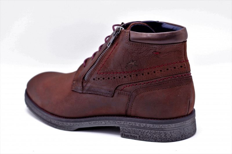 chaussures homme moderne et confortable