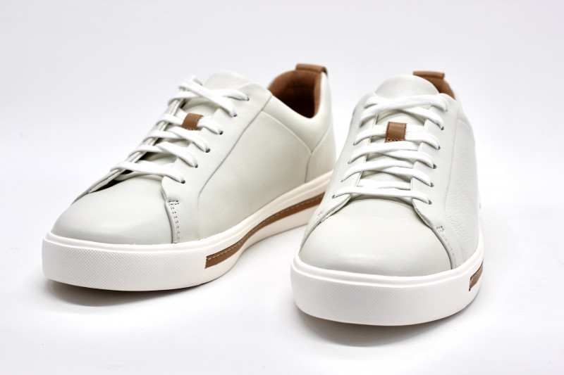 un maui lace clarks white